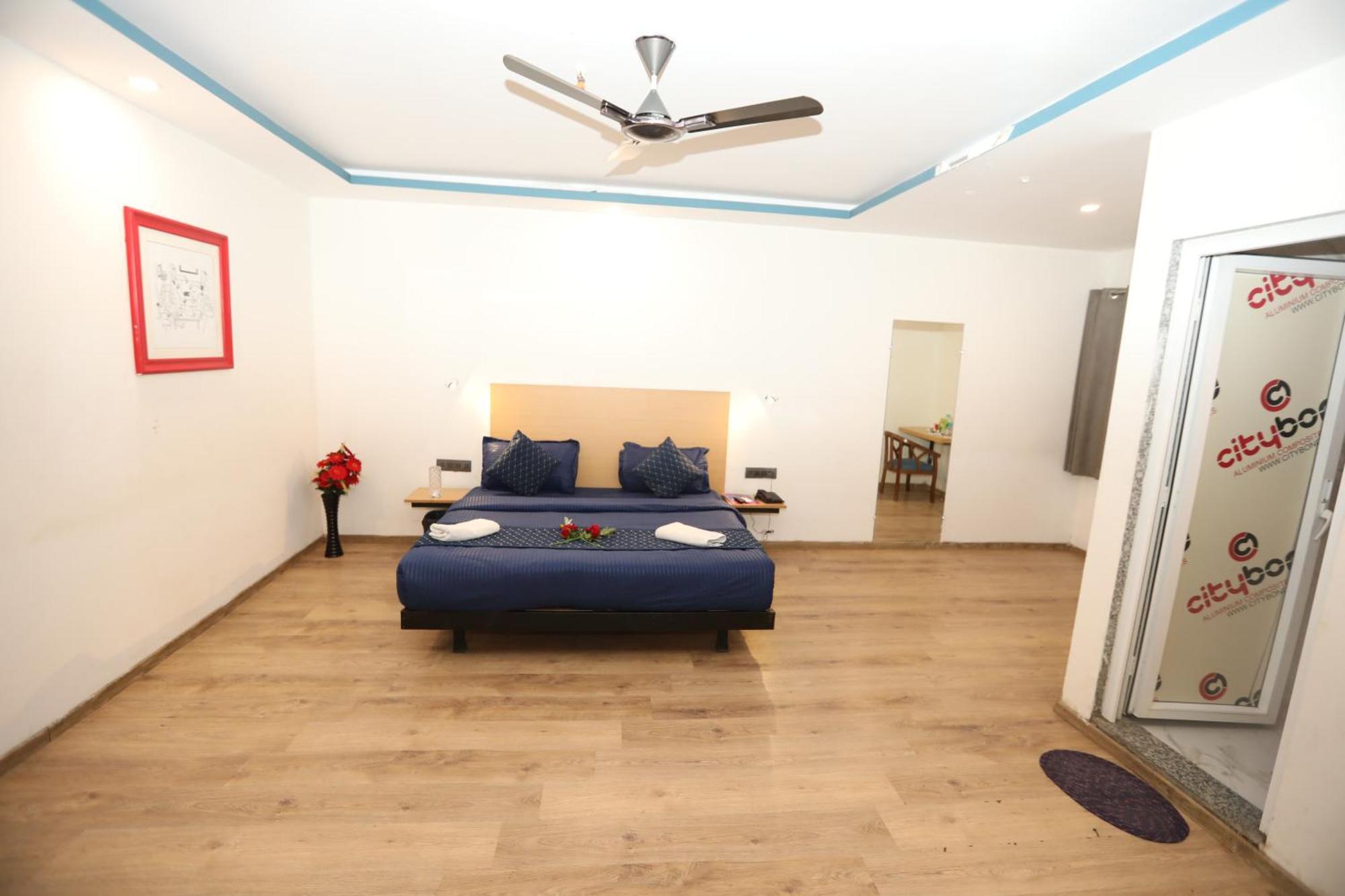 Hotel Noida Grand Sec 58 Bagian luar foto