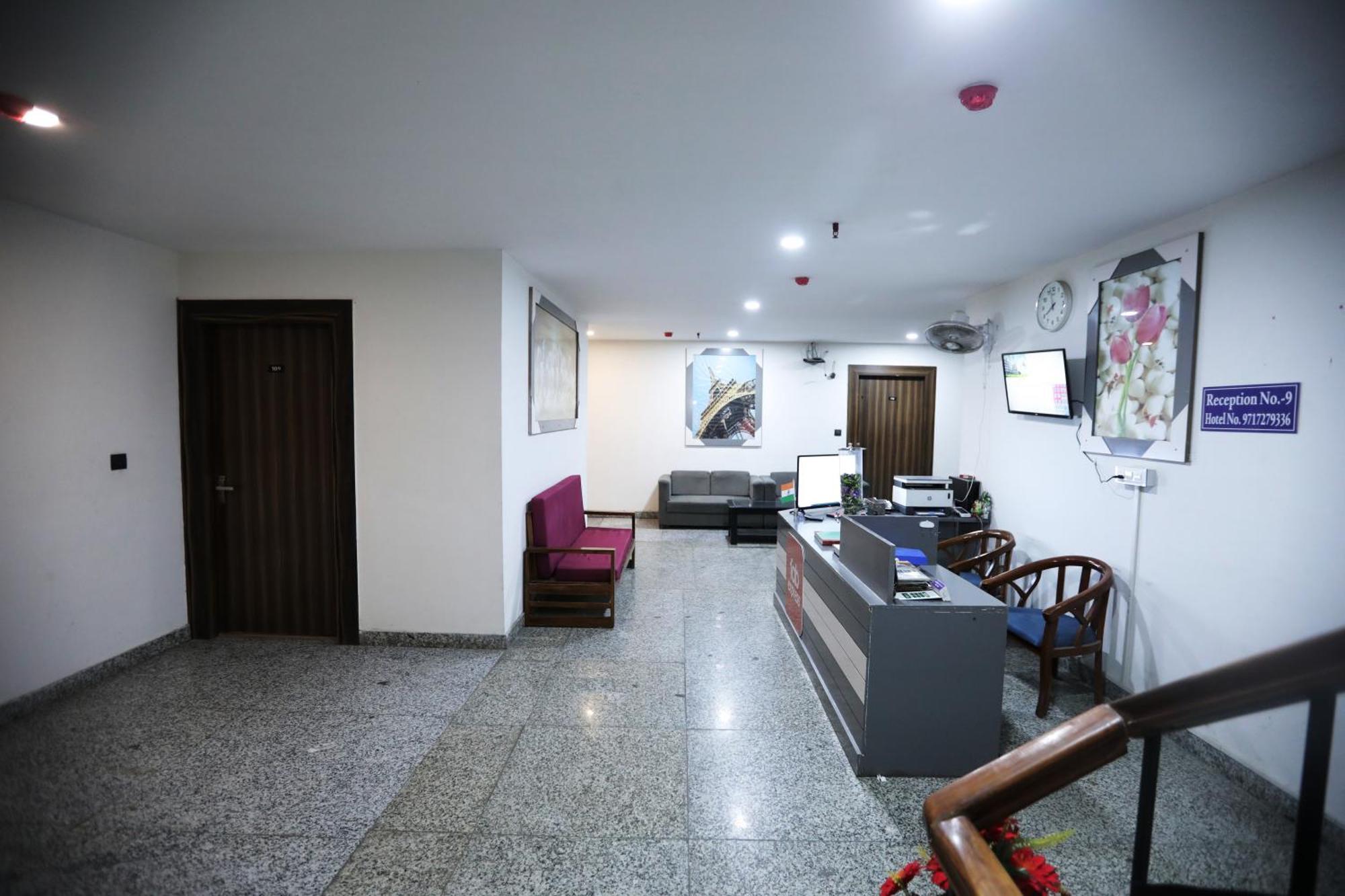 Hotel Noida Grand Sec 58 Bagian luar foto