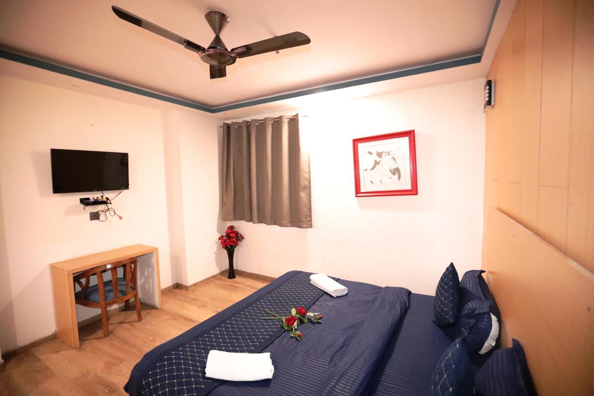 Hotel Noida Grand Sec 58 Bagian luar foto