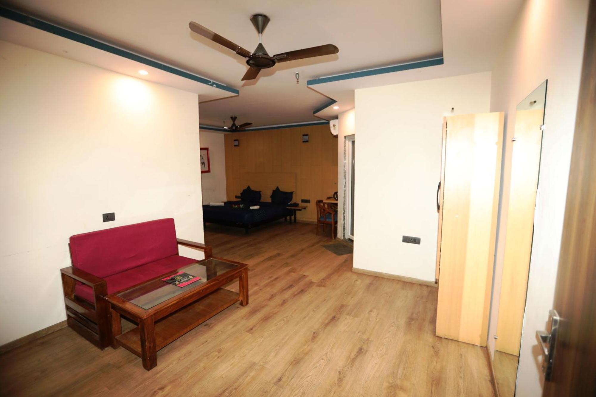 Hotel Noida Grand Sec 58 Bagian luar foto