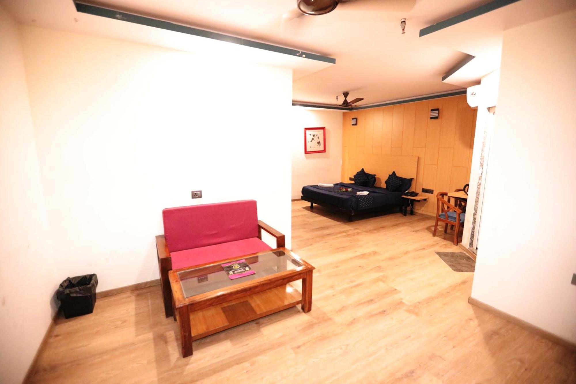 Hotel Noida Grand Sec 58 Bagian luar foto