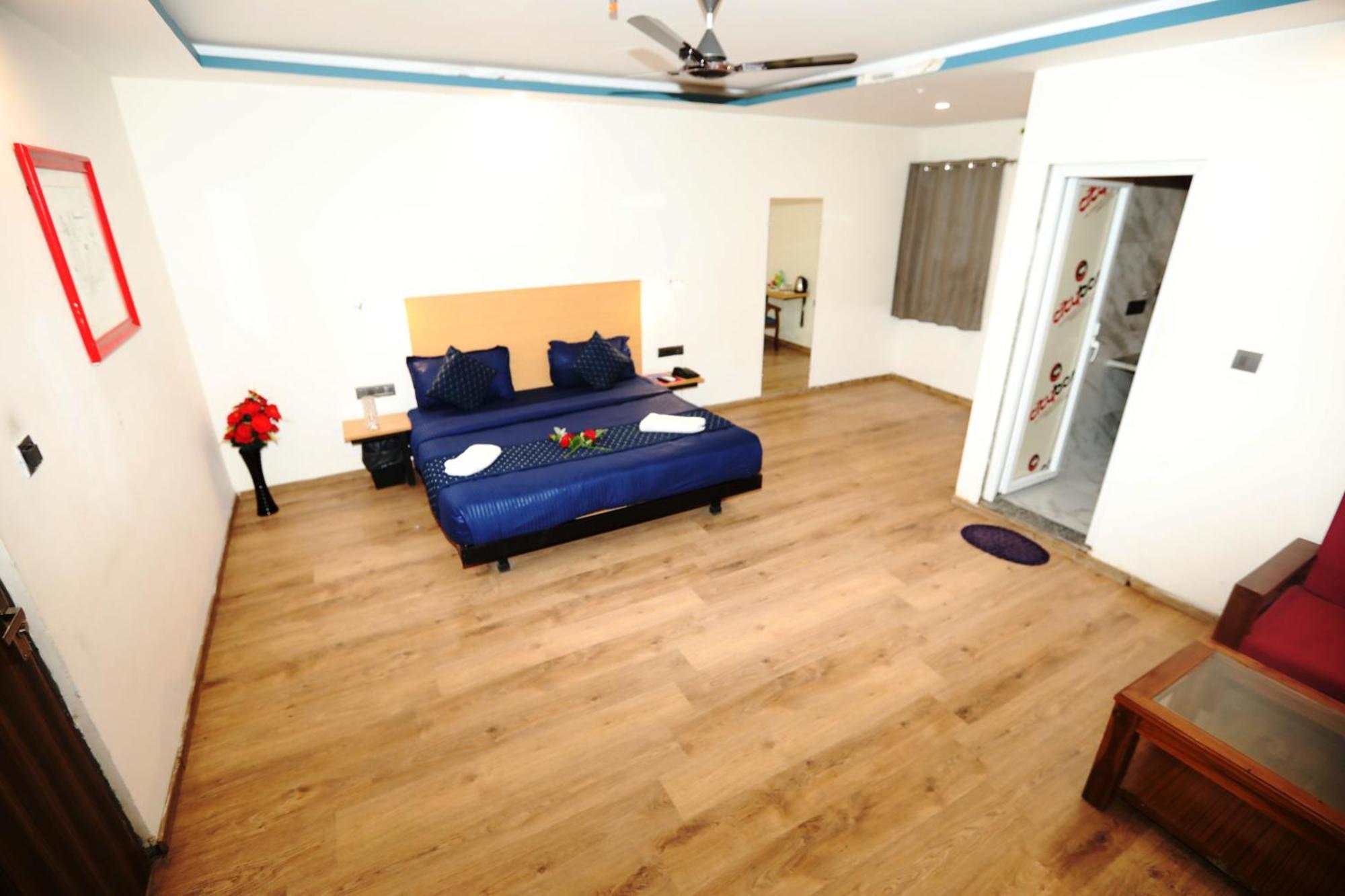 Hotel Noida Grand Sec 58 Bagian luar foto