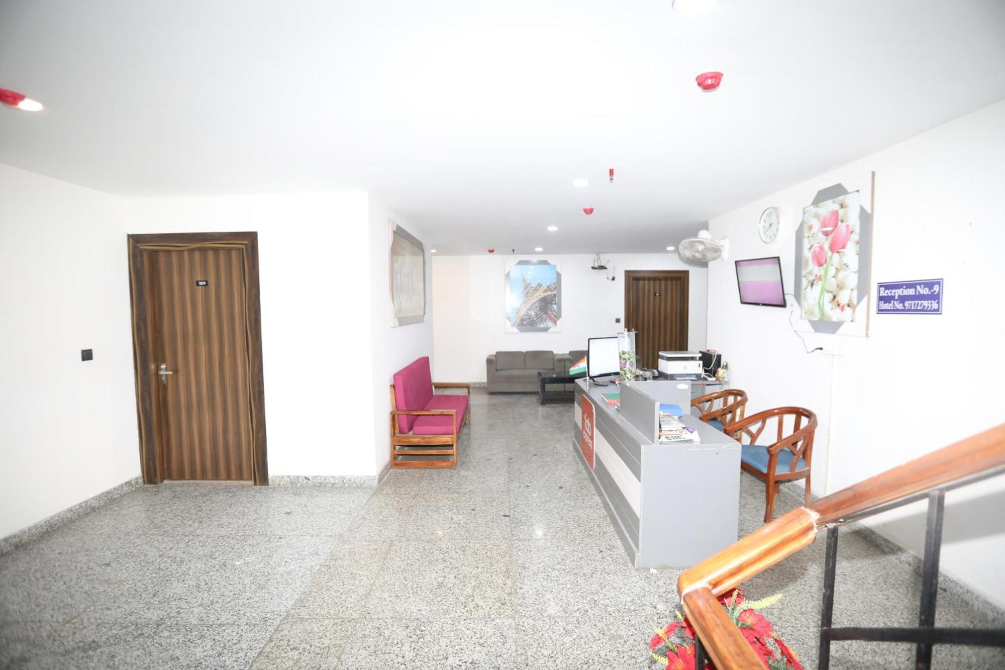 Hotel Noida Grand Sec 58 Bagian luar foto