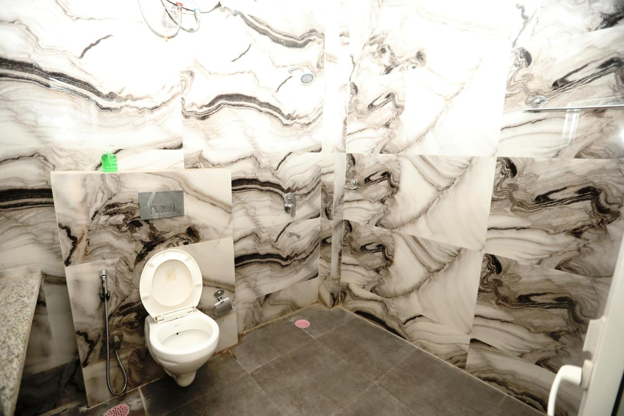 Hotel Noida Grand Sec 58 Bagian luar foto